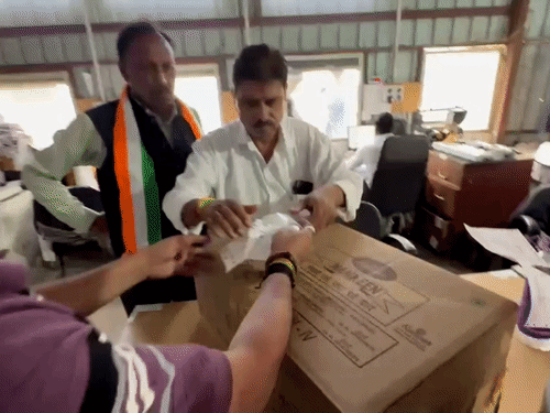 Indore Congress Sends Election Commissioner Effigy to Delhi Protest