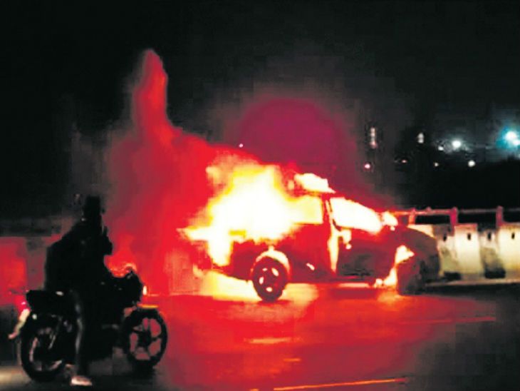SUV burn fire in the car due to central locking