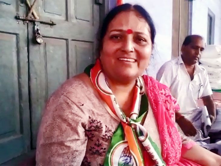 congress candidate Nirmal Chauhan sat on the INTUC building gate while ...