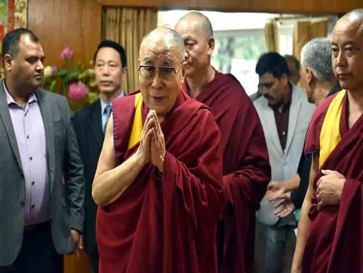 Dalai Lama said that Indian knowledge is most important | दुनिया को प्राचीन  भारतीय ज्ञान की आवश्यकता है : दलाई लामा - Dainik Bhaskar