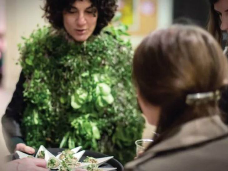 The world's first garden that can be worn like clothes, grows 22