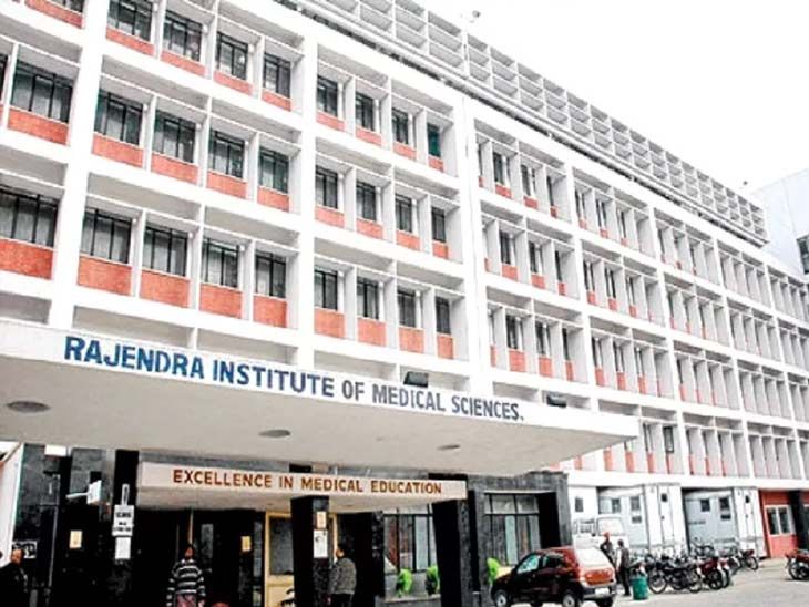 Coronavirus Ranchi RIMS Ranchi Doctors and Staff Leave Gets Canceled