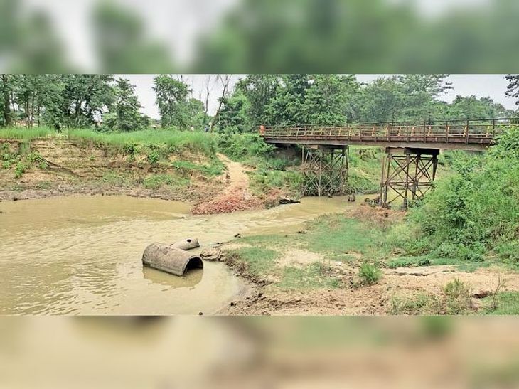 PWD department proposed to build bridge, waiting for approval | अनदेखी ...