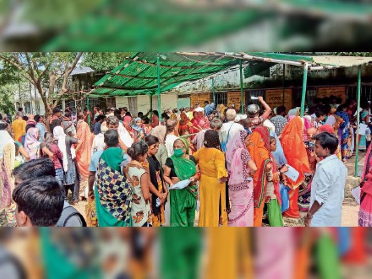 Rampage at the RTPS counter during the making of ration card, police ...