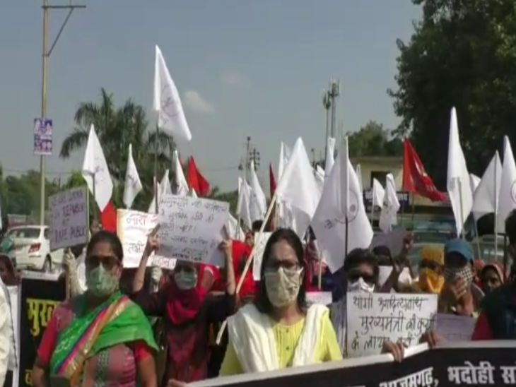 Uttar Pradesh Hathras Rape Case; Women Protesters Demanded Cm Yogi ...