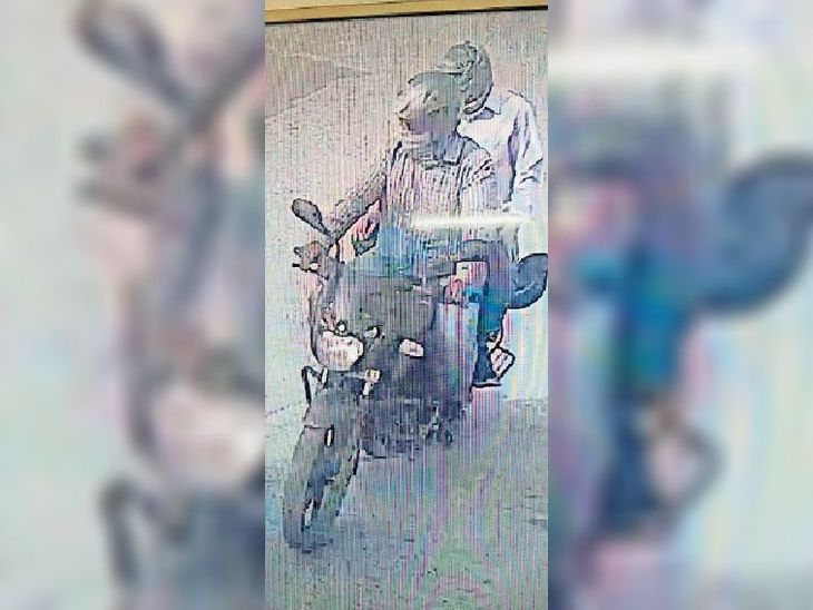 Policeman stopped bike rider without mask, took off 2 rings and chains ...