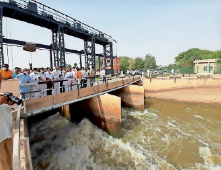 MPs-MLAs reached Madasar to see the black water of the canal, said ...