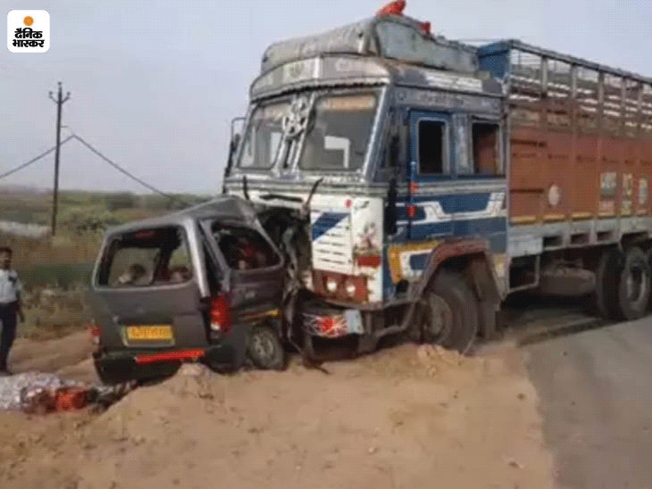 gujarat car and truck accident near Tarapur, Anand district, 10 people died गुजरात में भीषण