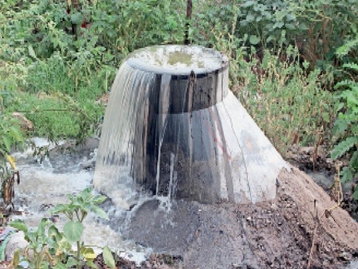 Chamber overflow... Pratap Sagar full of dirty water, stench spread in ...