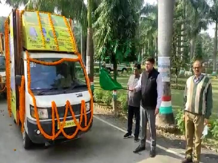 People were given information about EVM machine, how to use it