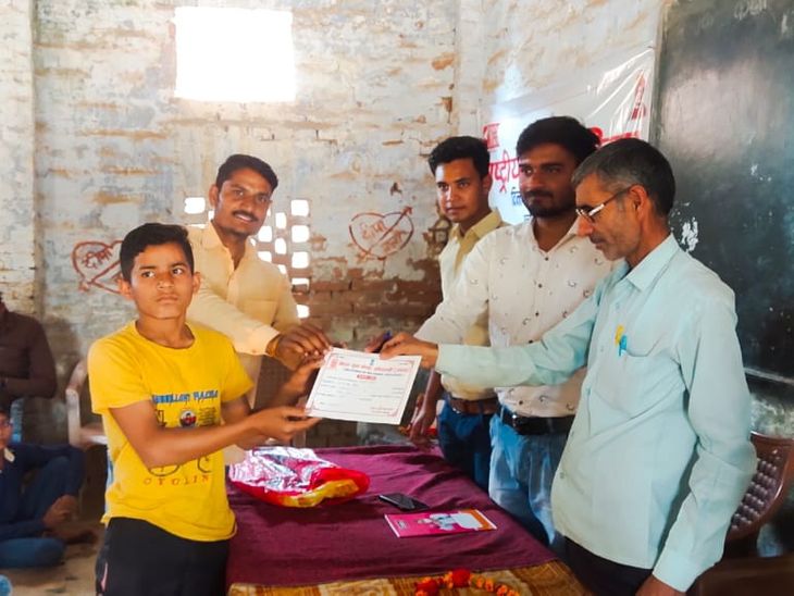 Dr. CB Raman Life Based Competition was held on National Science Day ...