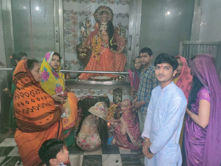 Devotees worshiped Maiya Rani, the atmosphere looked devotional