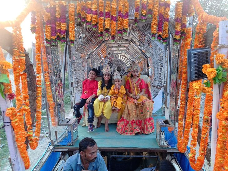 Procession taken out with pomp with nine forms of Mother | भोगांव ...