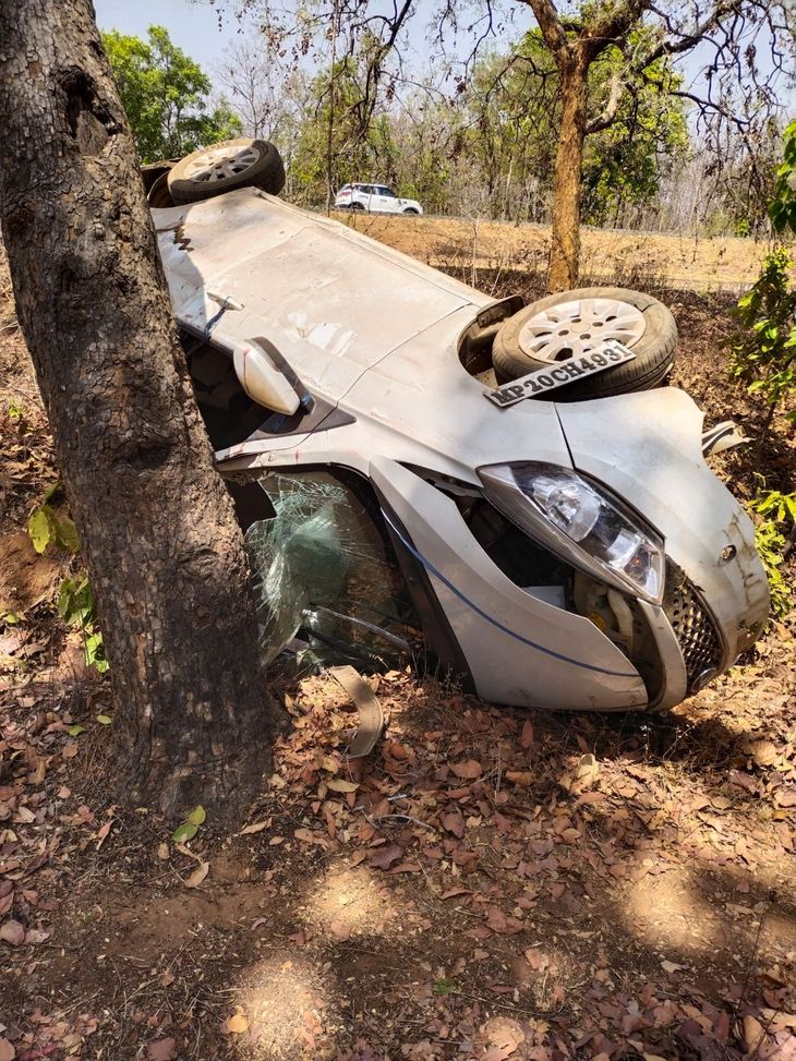 High speed car collided with tree near Ghunghuti, one child killed ...