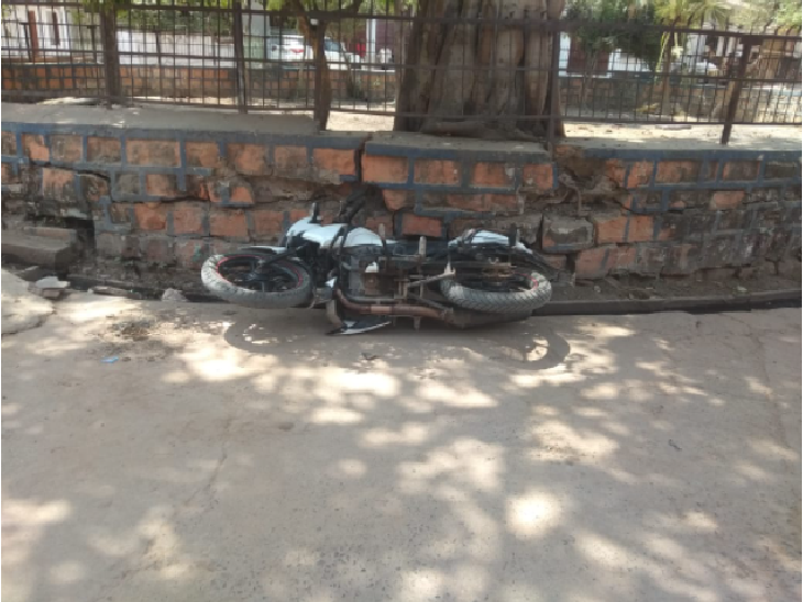 The miscreants came riding on a bike, ran away by firing in the air at ...