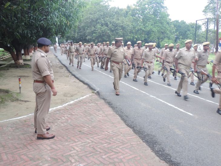 Checked the fitness of the policemen, said - keep the police line clean