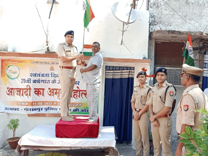 The tricolor was hoisted from the police office to the police stations and checkpoints, the