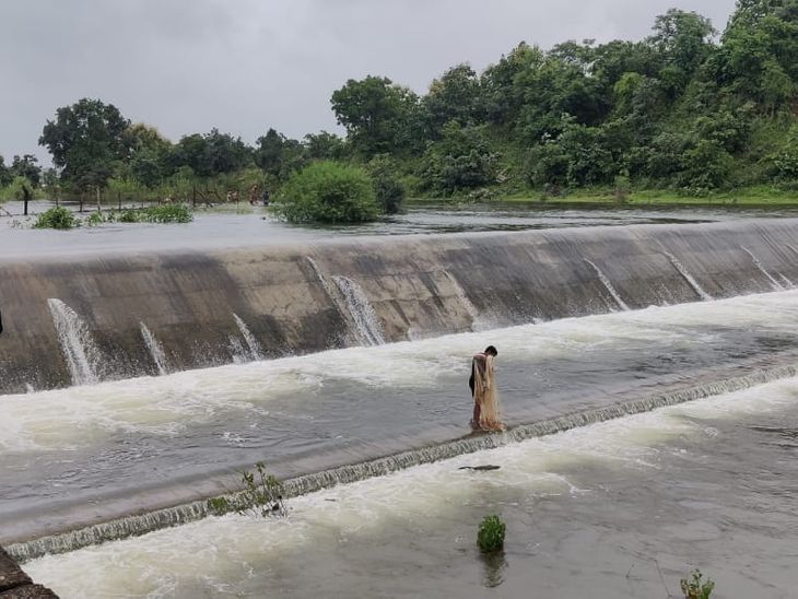 Water and water around the area, wasteware of Rampura Dam started