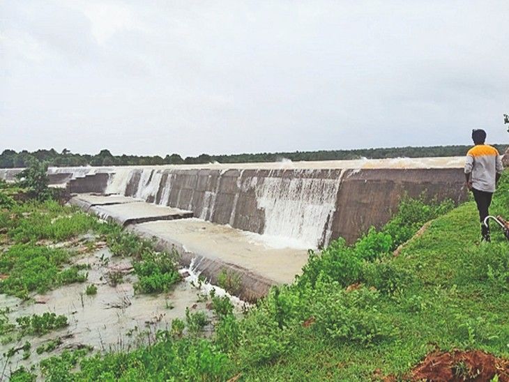 Main gate opened for the third time, Tandula dam overflows since 12 days