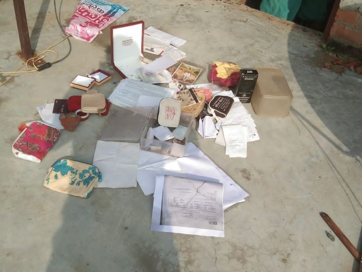 Goods worth lakhs including cash and jewelery stolen from two houses ...