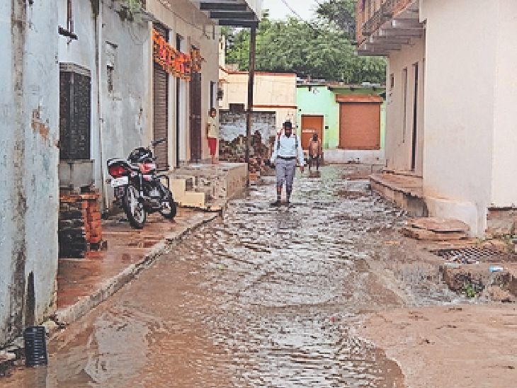 System active... 10 minutes in Datia and two hours of rain in Sevdha ...