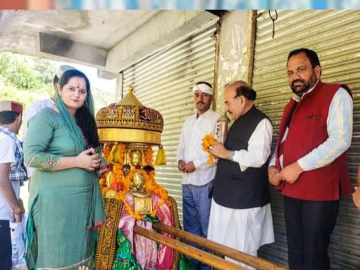 Kaul Singh reached the Dev Parashar Rishi temple of Padhar, Said ...