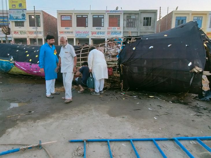 Ravana's effigy was dropped before combustion in Hansi Auto Market ...