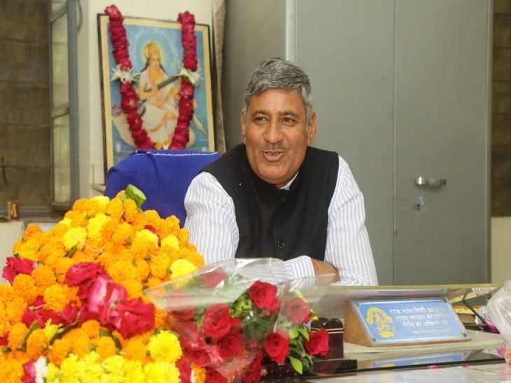 Pro. Mahipal Rathod took charge in Hindi department | जिस यूनिवर्सिटी ...