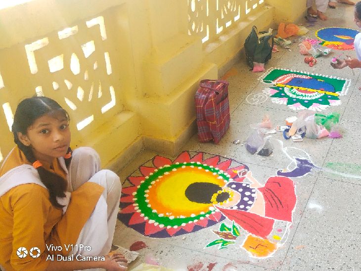 50 girl students participated in Henna 80, Rangoli 160 and Thali ...
