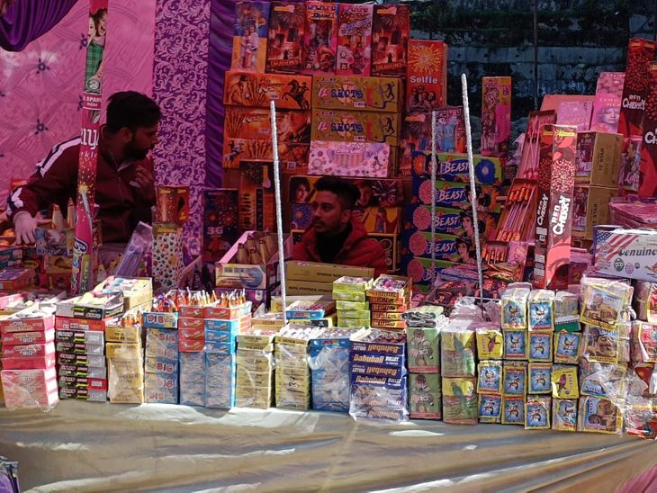 Shimla: Inflation hit cracker business | पटाखा कारोबार पर महंगाई की मार ...