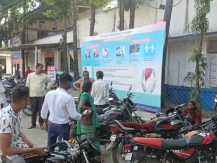 Bike kept in vehicle parking missing, complaint in Kotwali police
