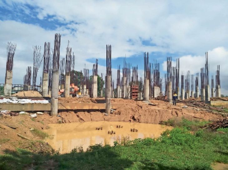 Contract of Simplex Infrastructure engaged in construction of Karma ...