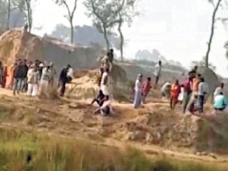 Two people buried under illegal clay mine collapse in Manpur, one dead ...