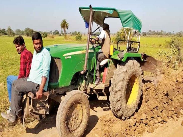 The 2 km long road from Kulhar railway station to village Bharri has ...