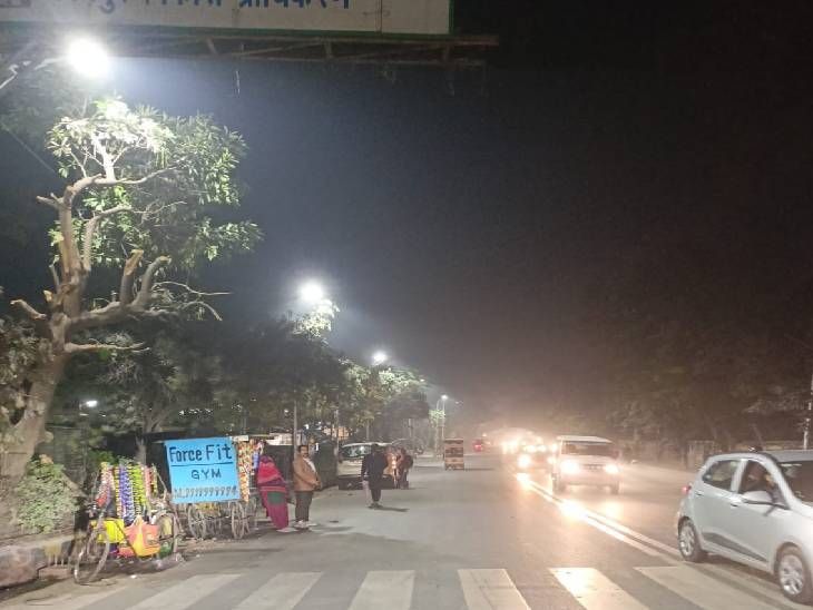 Street lights installed from Meghdoot to Company Bagh with Rs 1.5 crore