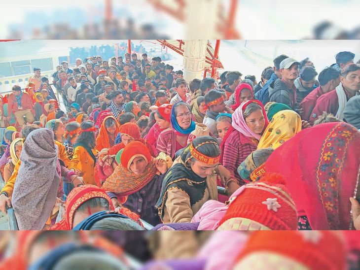 Tide of reverence gathered at the door of Chauth Bhavani on Sankat ...