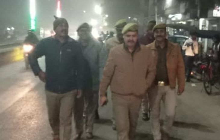 Inspector suspended without returning pistol Prayagraj's Karbala police ...