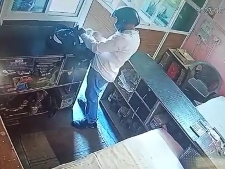 One entangled, the other stole wearing a helmet, incident captured in