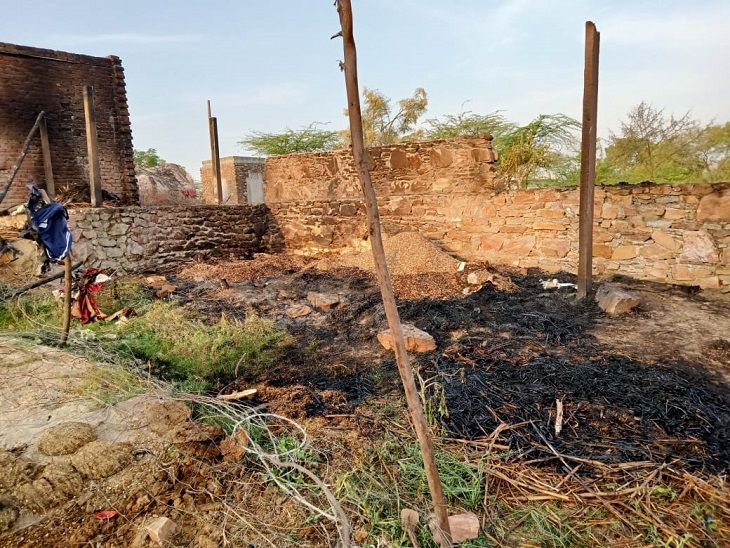 Goods worth fifty thousand rupees including fodder grains were burnt to ...