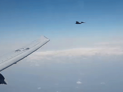 China Fighter Jet Vs US Navy Plane; South-China Sea | US China