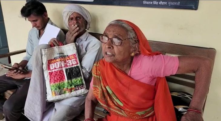 Complaint was made on 181 for not getting Kisan Samman Nidhi, Tehsildar ...