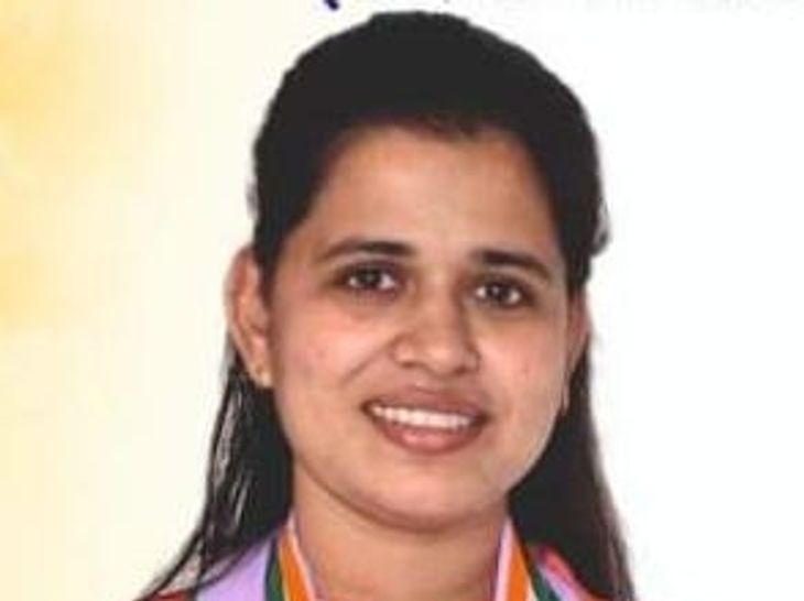 FIR lodged against state representative Raksha Rajput for abusing ...