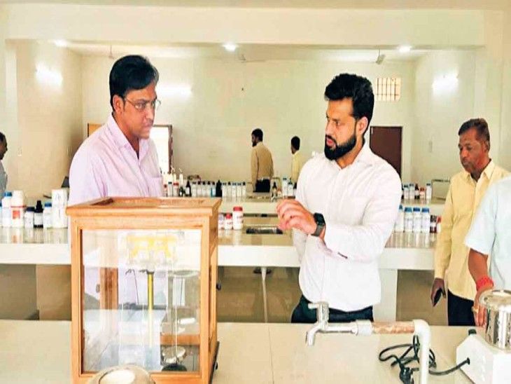Atmanand English Medium Model College will be equipped with modern lab