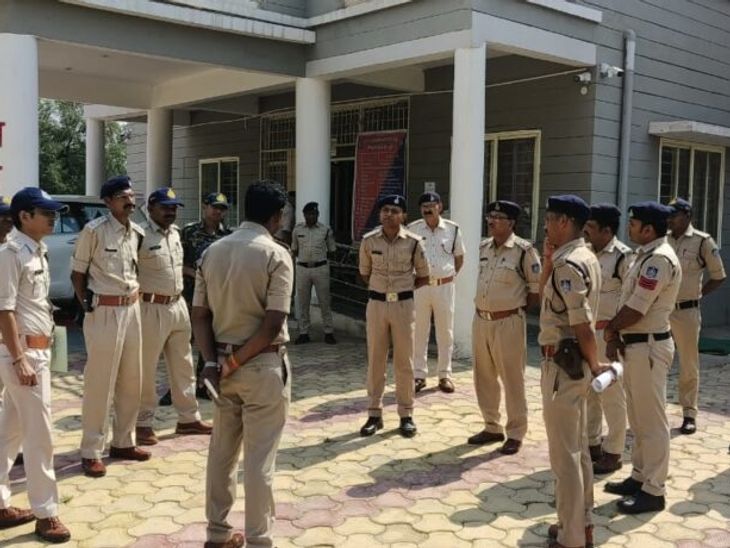 Newcomer SP Dr. Ravindra Verma taught better policing to the employees ...