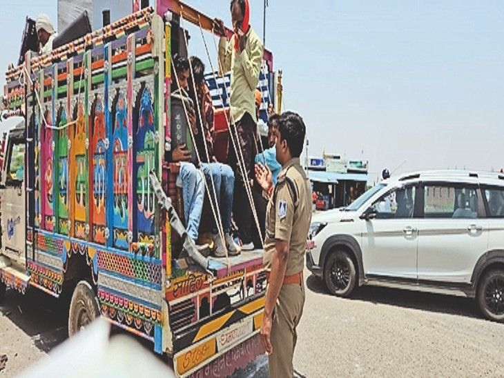 Baraati was sitting on her keeping dowry items, challan was cut | पुलिस ...