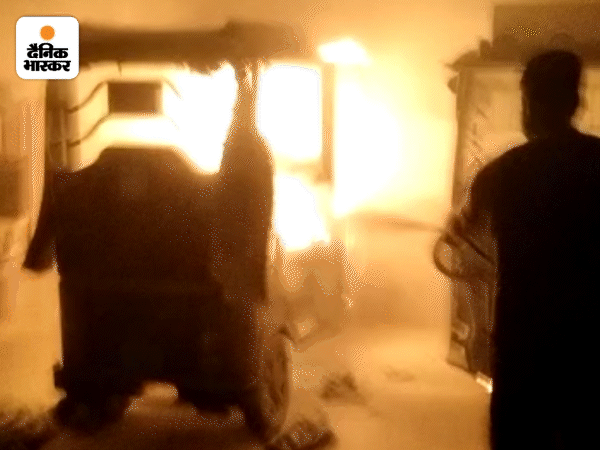 Fire in electric rickshaw, immediately brought under control; Otherwise ...
