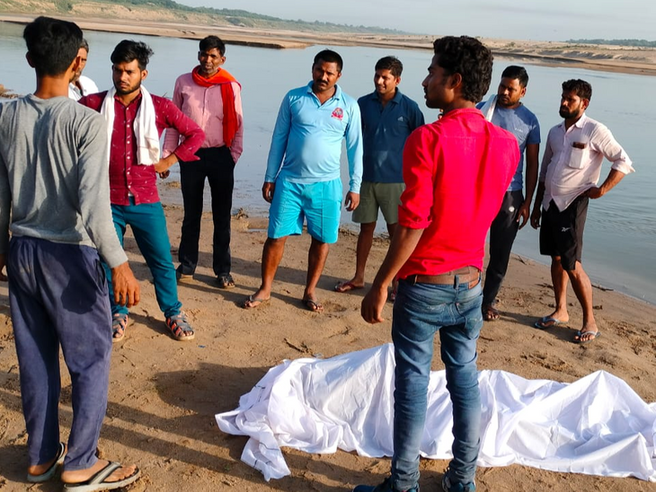 Two youths died due to drowning while taking a bath, the rescue team ...