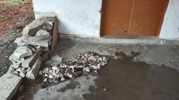 Sangath Kalan, Puthol school building dilapidated, rain water dripping ...