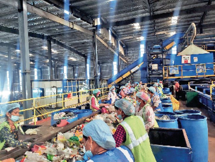 Another achievement of Indore, tops in single use plastic recycling ...