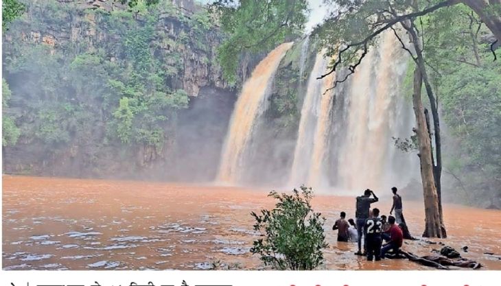 Padajhar Waterfall: 35 meter high waterfall flows for 10 months in a year